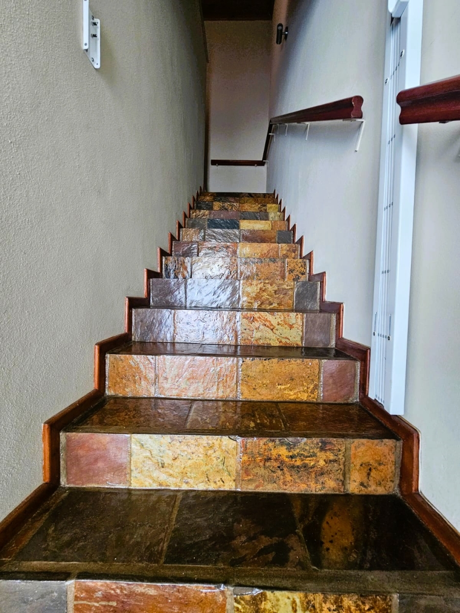 5 Bedroom Property for Sale in Stilbaai Wes Western Cape